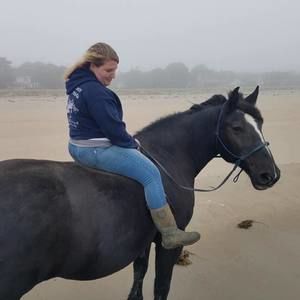 Meet your Posher, Olivia